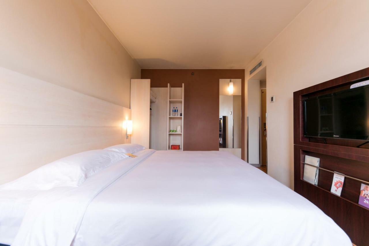 Готель Ibis Anyang Jiefang Ave Екстер'єр фото